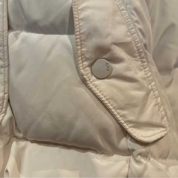Gap cream puffer (75% down) with hood - Picture 3 of 6